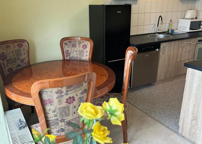 Schoene Und Ruhige In Fruecht アパート